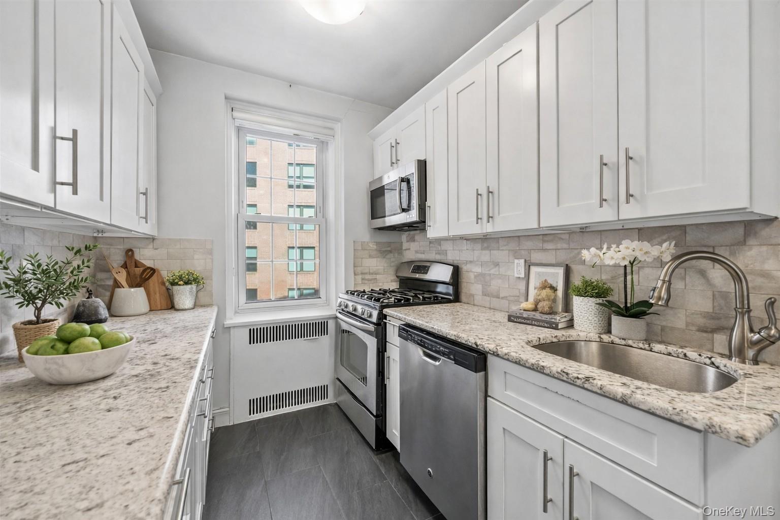 949 Palmer # 3H, Bronxville, NY 10708