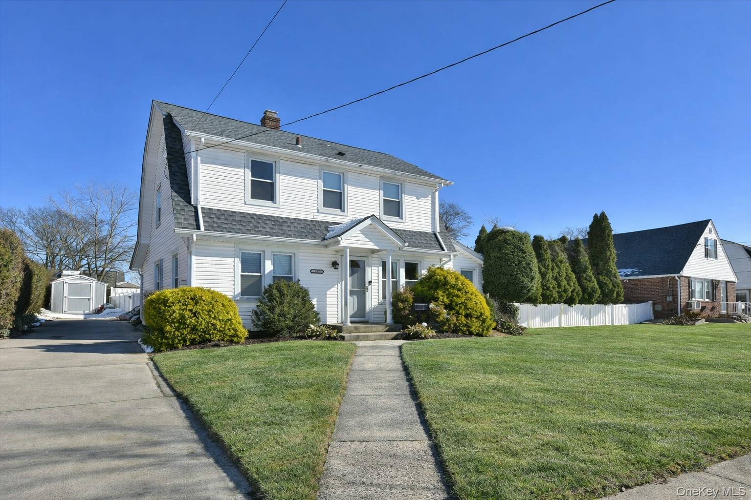 458 Pennsylvania Avenue, Williston Park, NY 11596