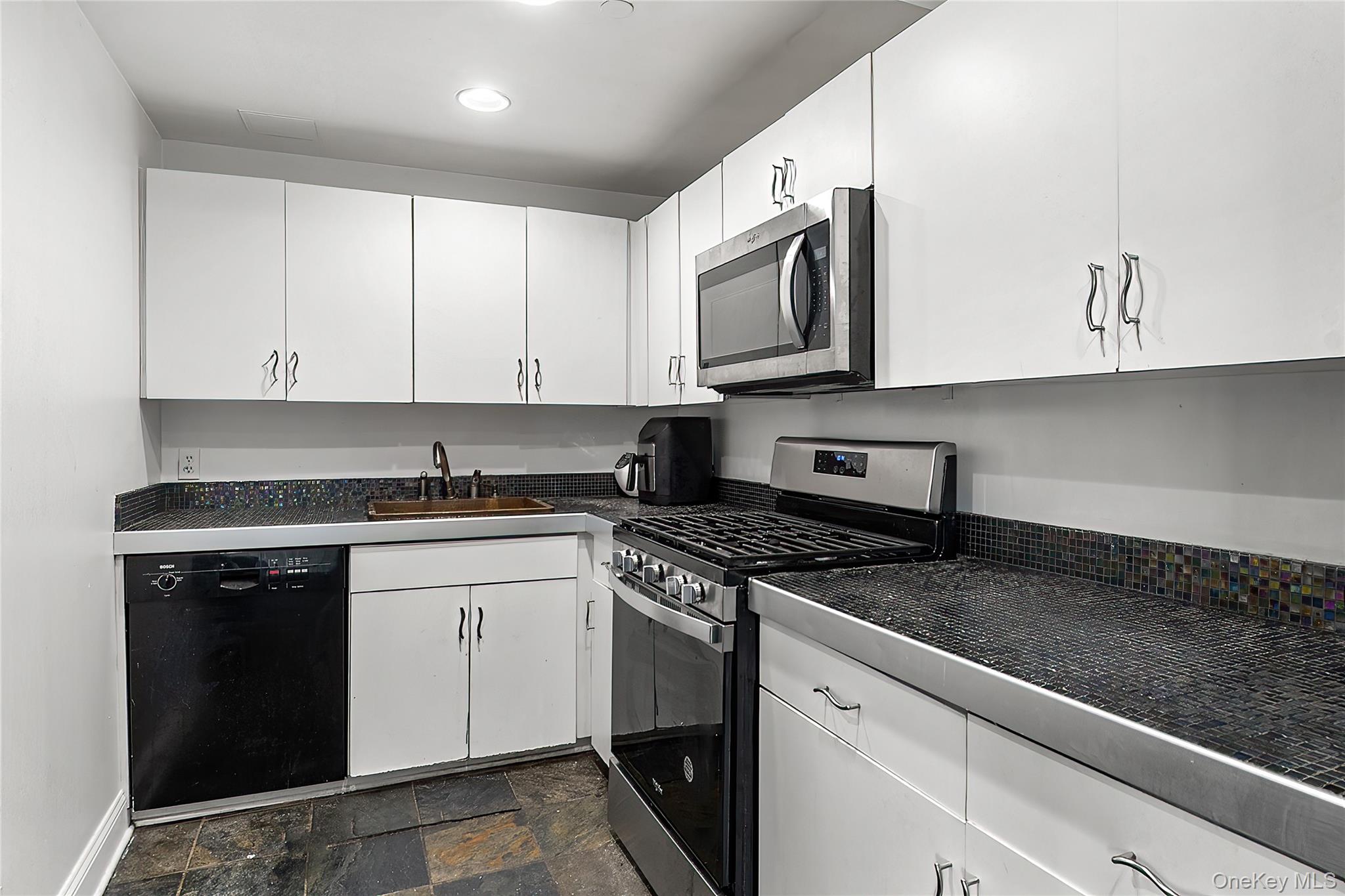 23 Water Grant Street # 8E, Yonkers, NY 10701