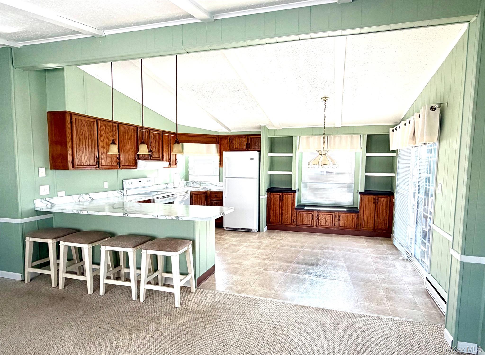 16 Village Circle E, Manorville, NY 11949