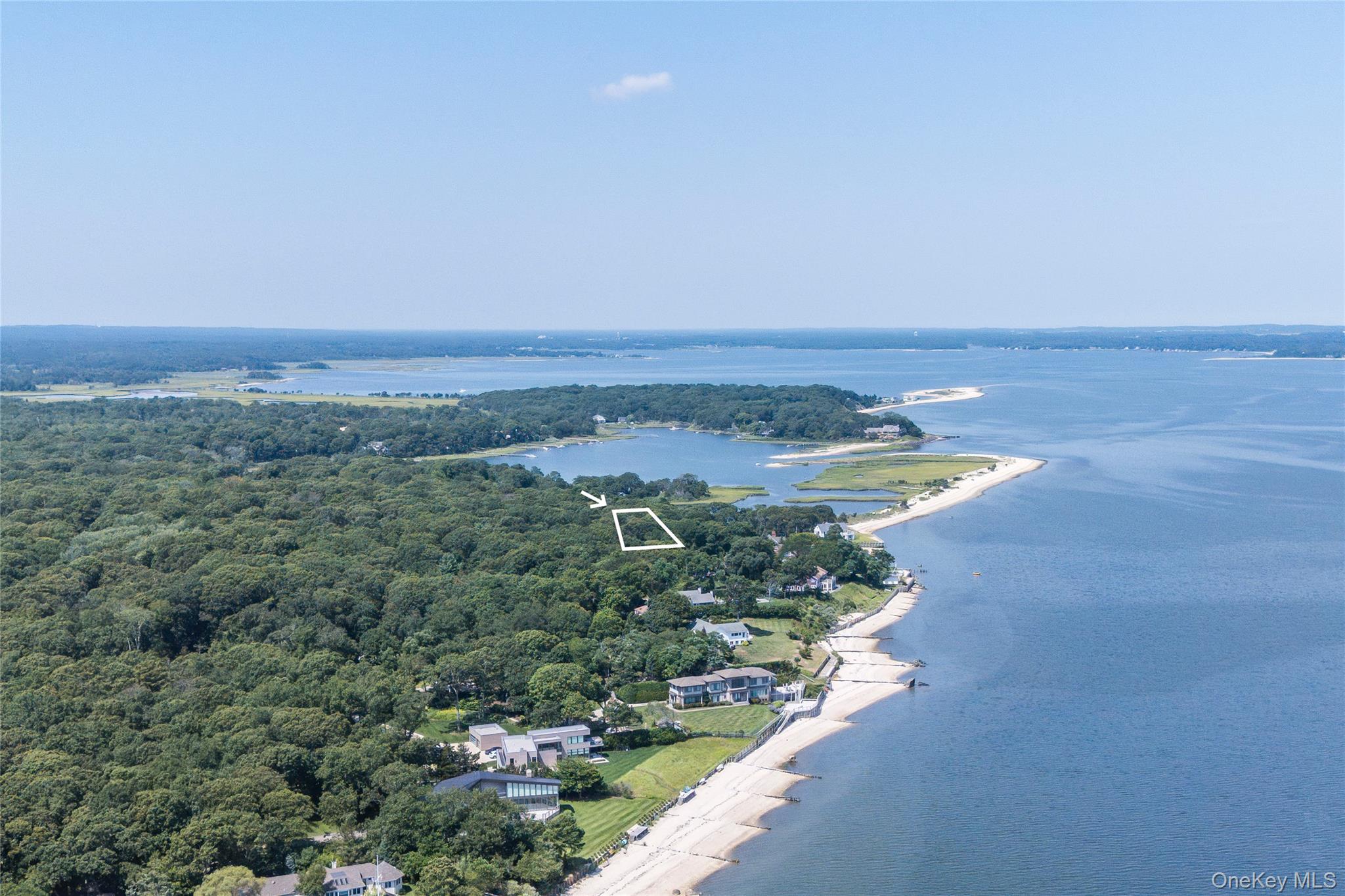 87 Washington Heights Avenue, Hampton Bays, NY 11946