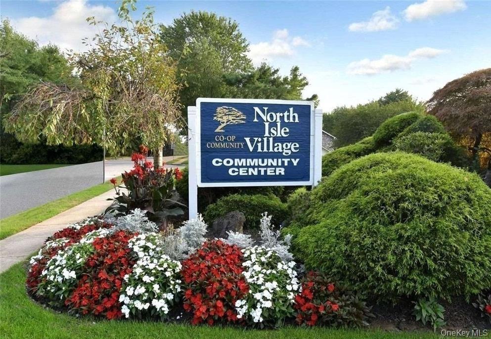 27 El Camino Court # 27, Coram, NY 11727