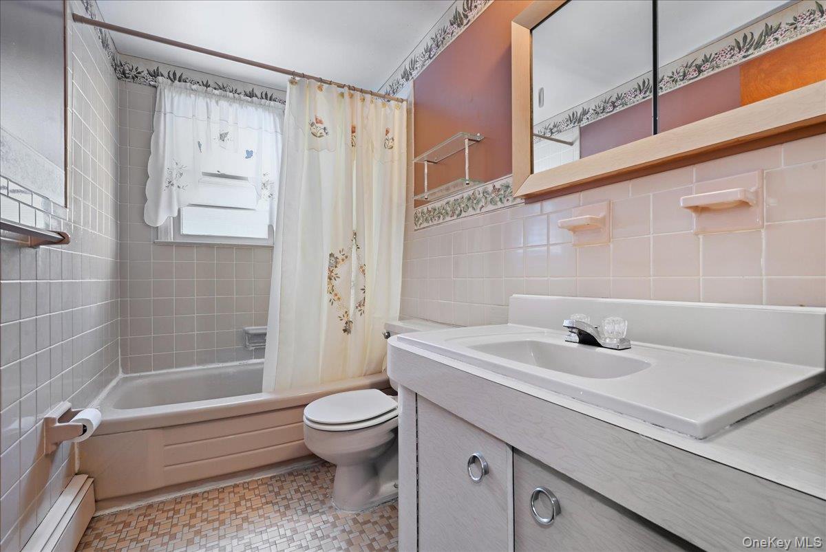 26 Terrace Avenue, Floral Park, NY 11001