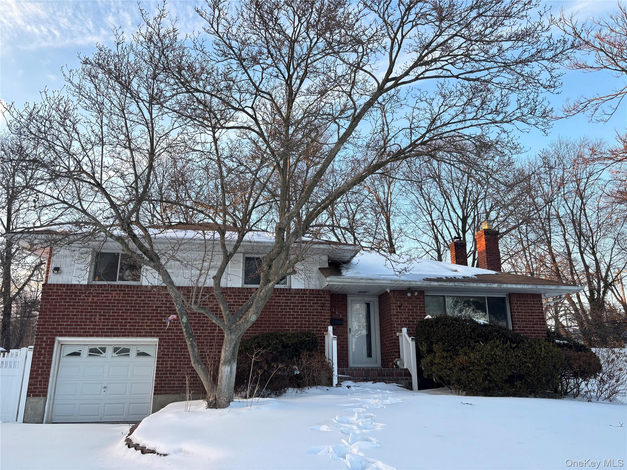 105 Seaman Road, Jericho, NY 11753