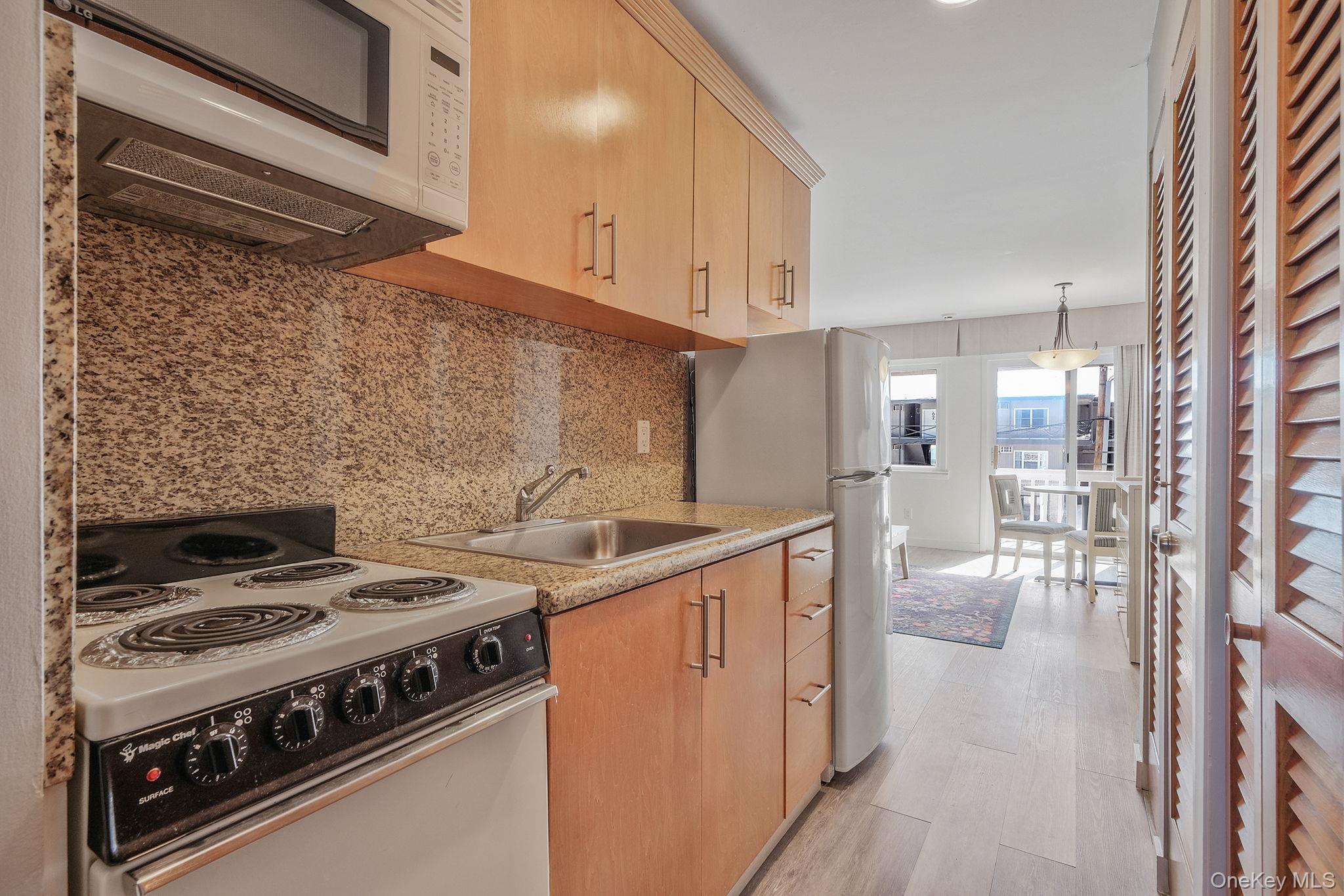 131 S Emerson Avenue # 216, Montauk, NY 11954