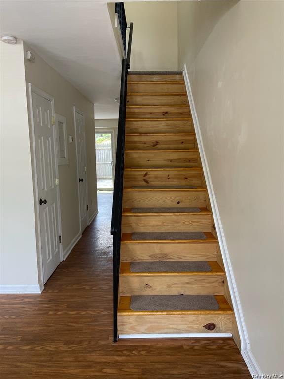 95 Hill Court, Calverton, NY 11933