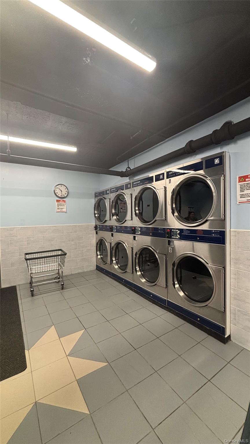 67-35 Yellowstone Boulevard # 60, Forest Hills, NY 11375