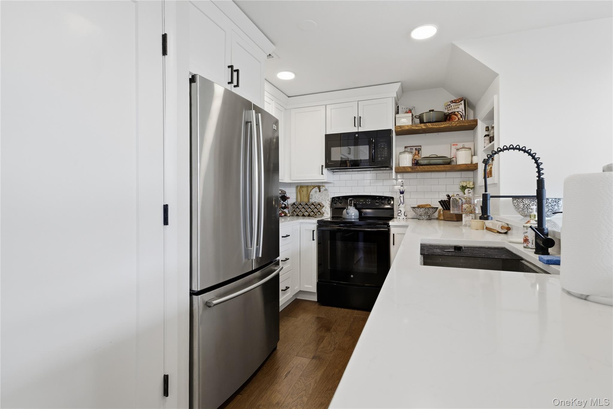 523 W Broadway # A, Long Beach, NY 11561