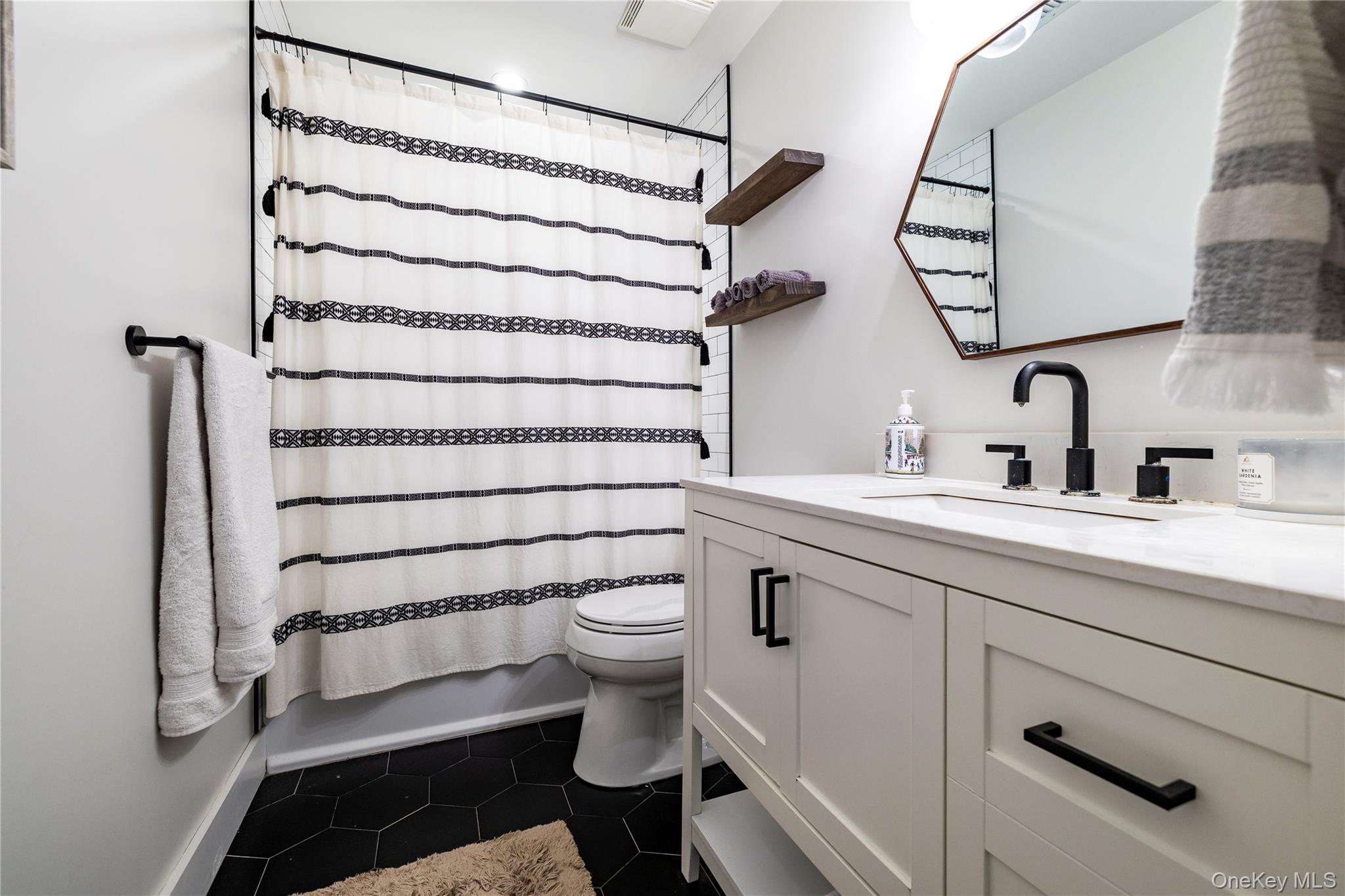 523 W Broadway # A, Long Beach, NY 11561