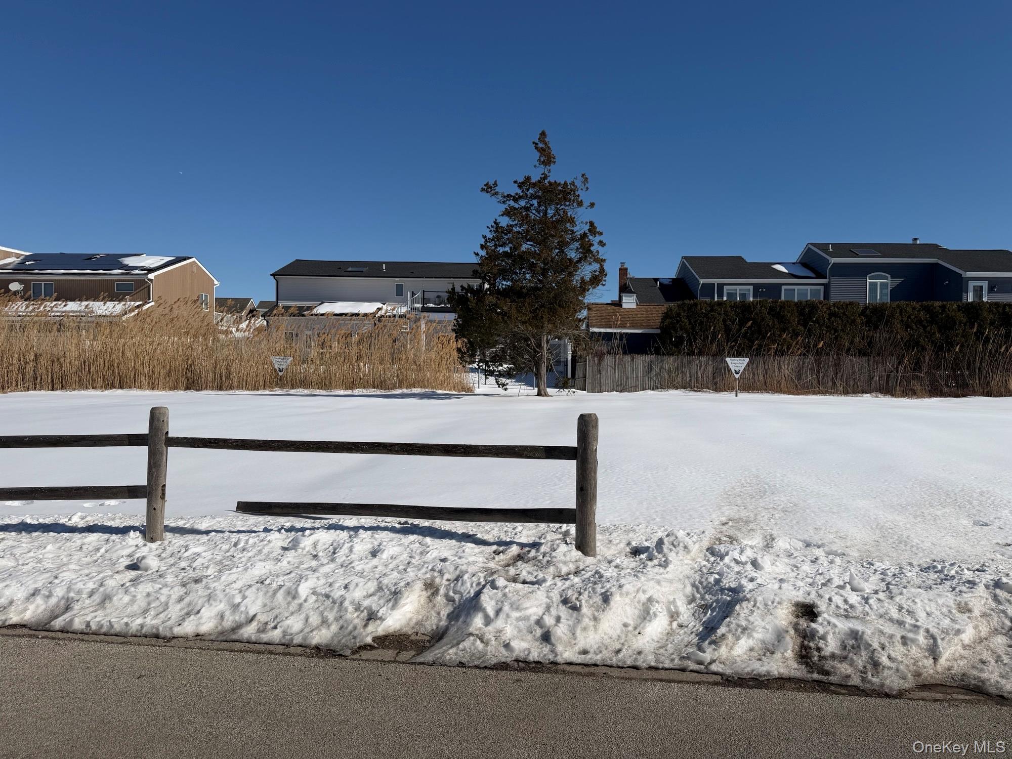 891 S Bay Street, Lindenhurst, NY 11757