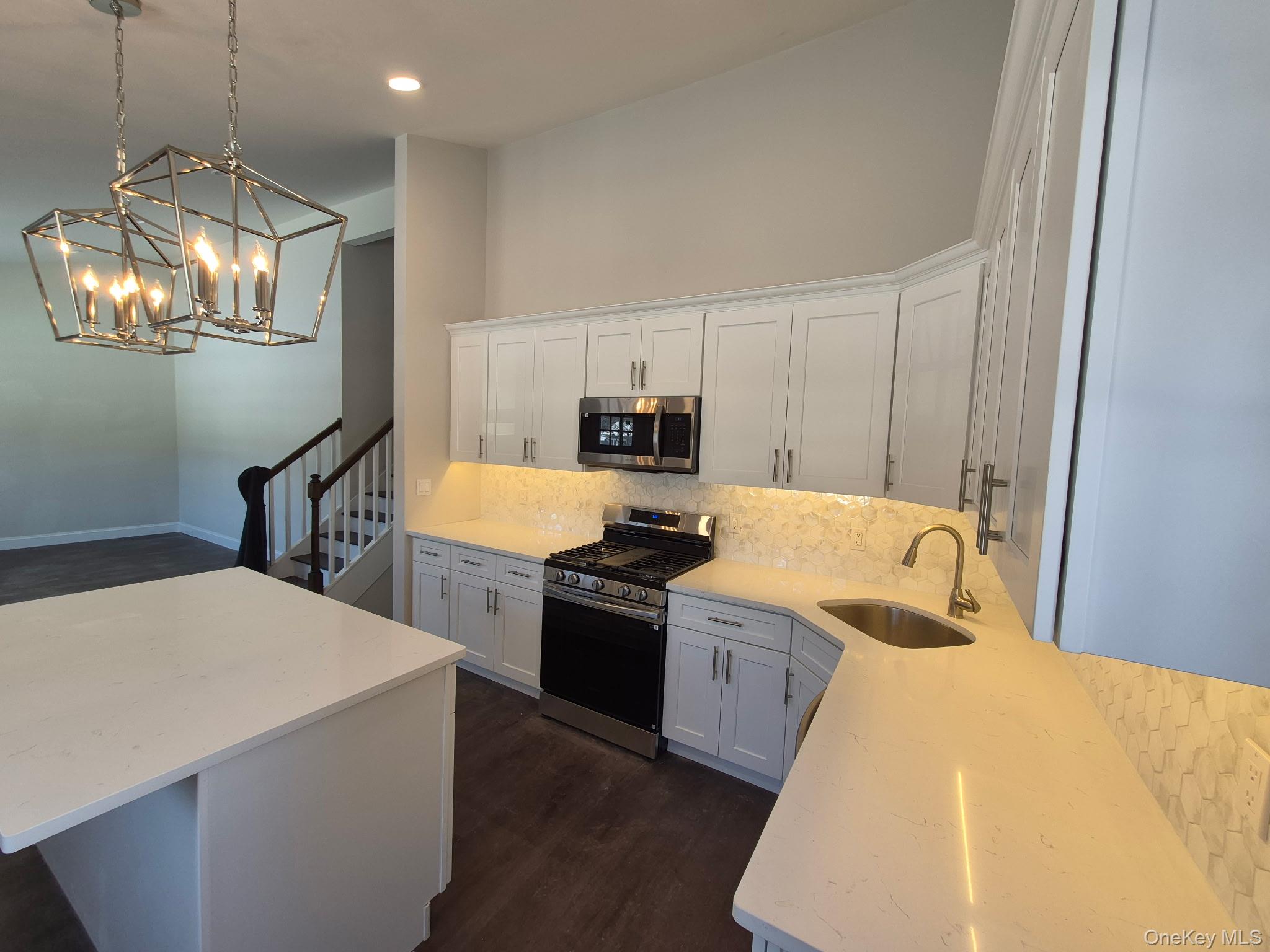 1550 N Gardiner Drive, Bay Shore, NY 11706