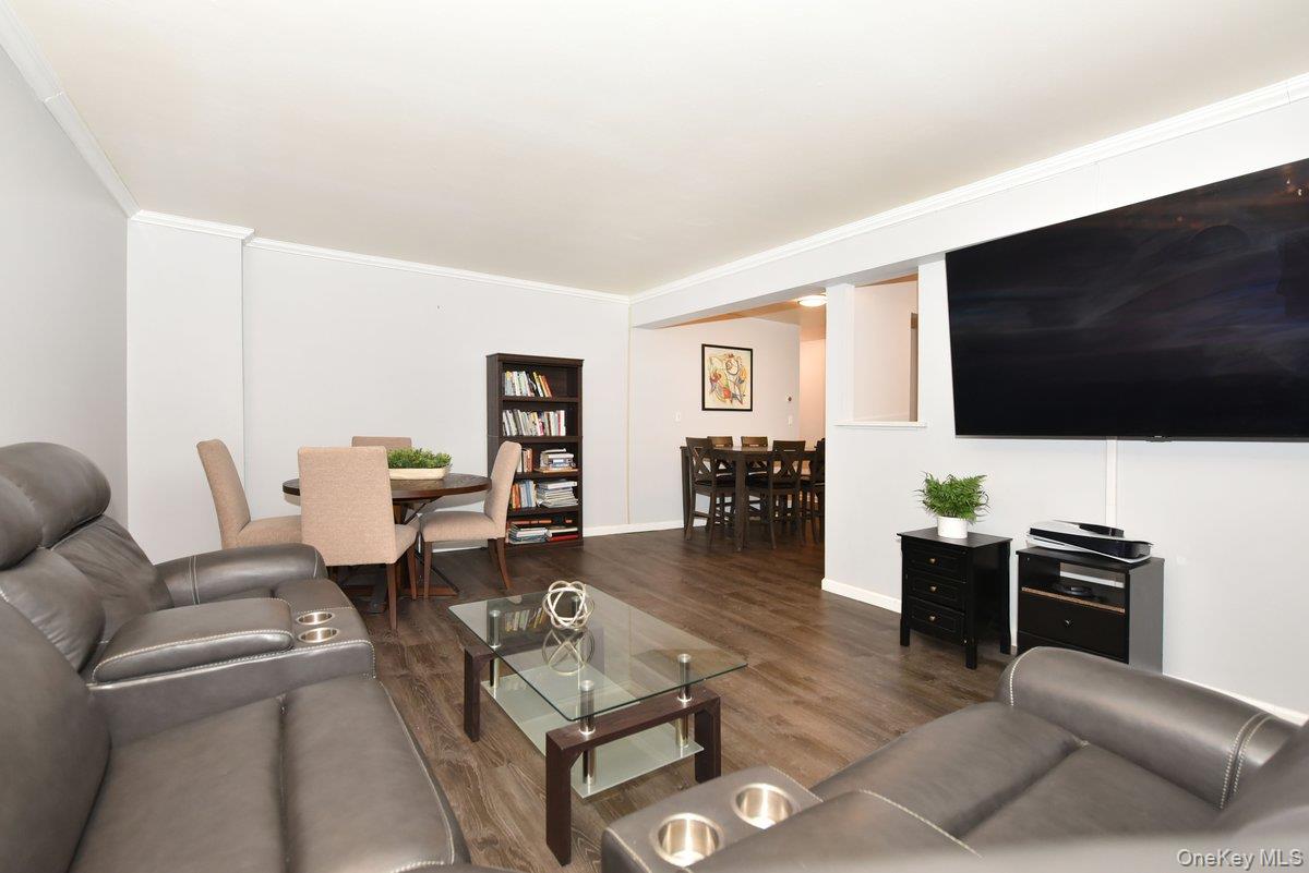 101 Lincoln Avenue # 3R, Mineola, NY 11501