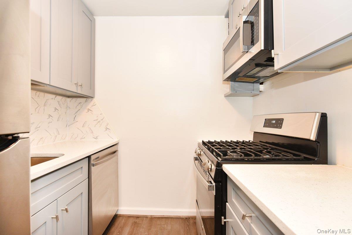 101 Lincoln Avenue # 3R, Mineola, NY 11501