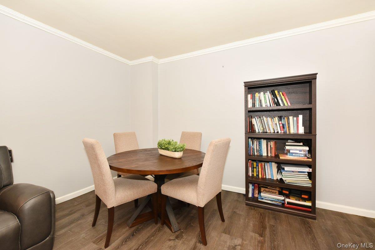 101 Lincoln Avenue # 3R, Mineola, NY 11501