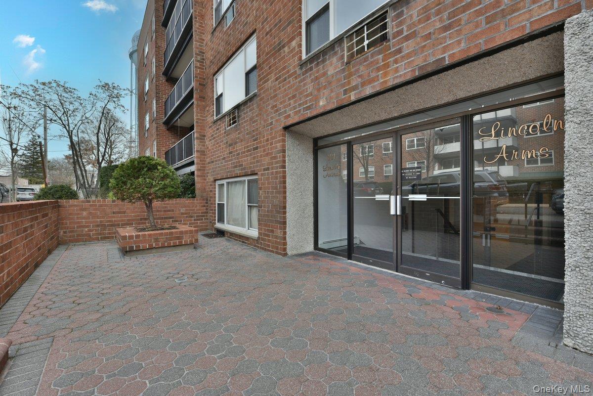 101 Lincoln Avenue # 3R, Mineola, NY 11501
