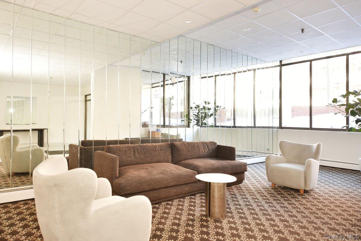 101 Lincoln Avenue # 3R, Mineola, NY 11501