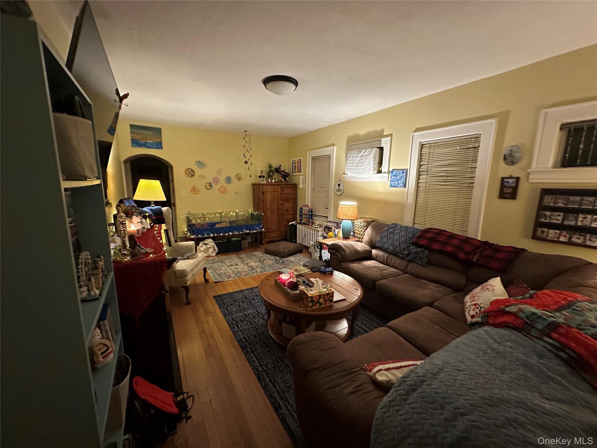 19 6th Street, Bayville, NY 11709