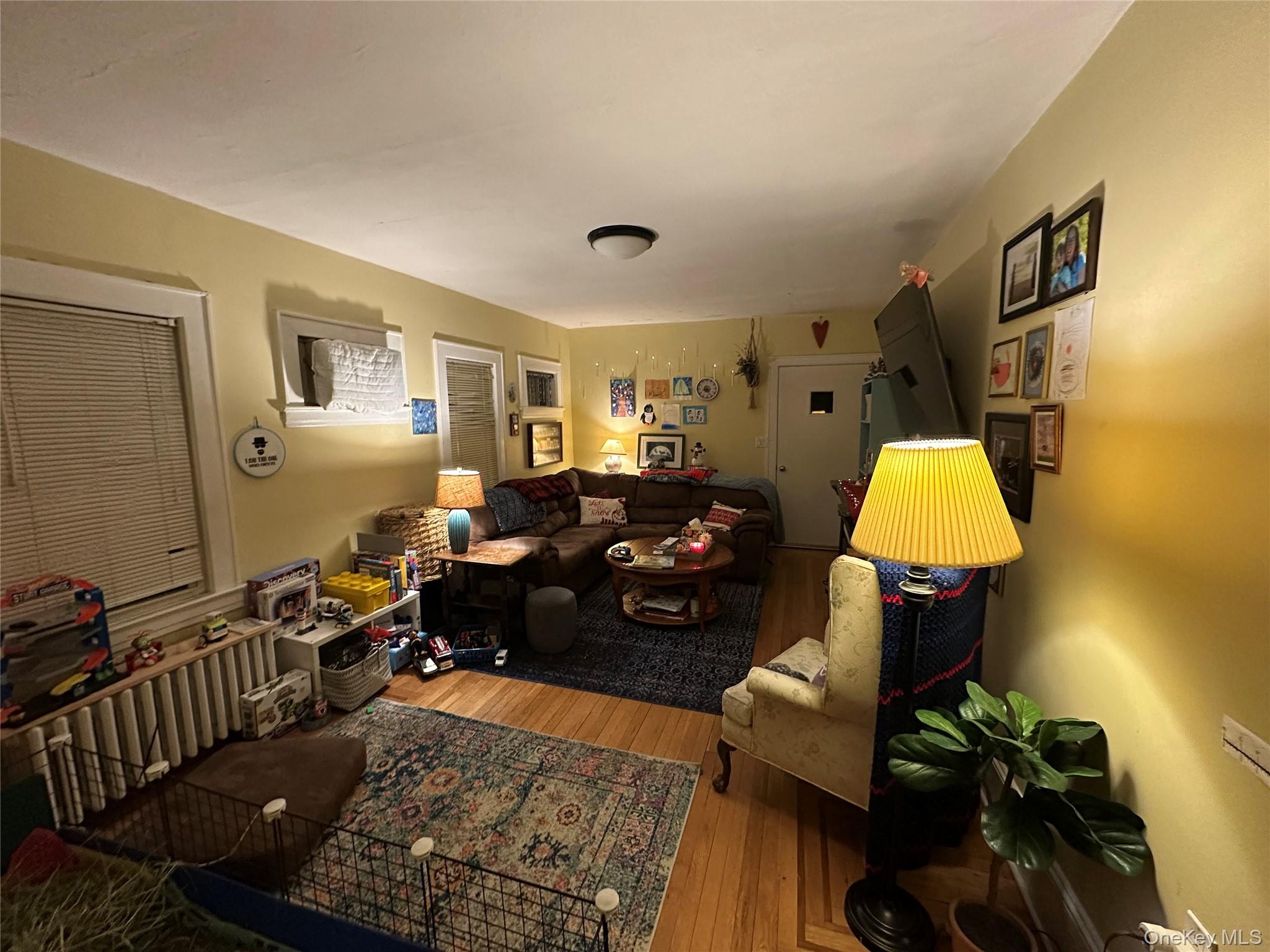 19 6th Street, Bayville, NY 11709