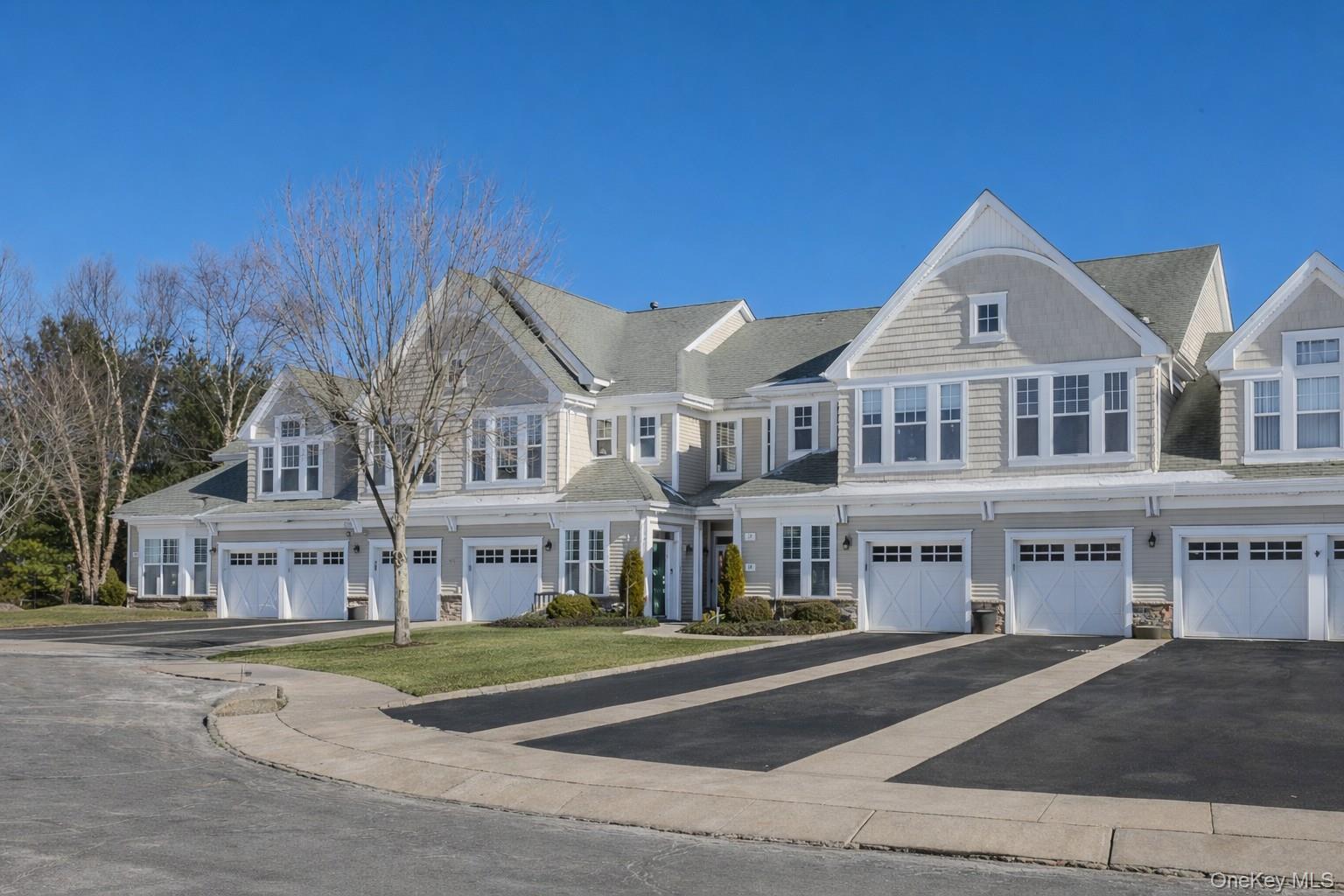 17 Sonata Court, Lake Grove, NY 11755