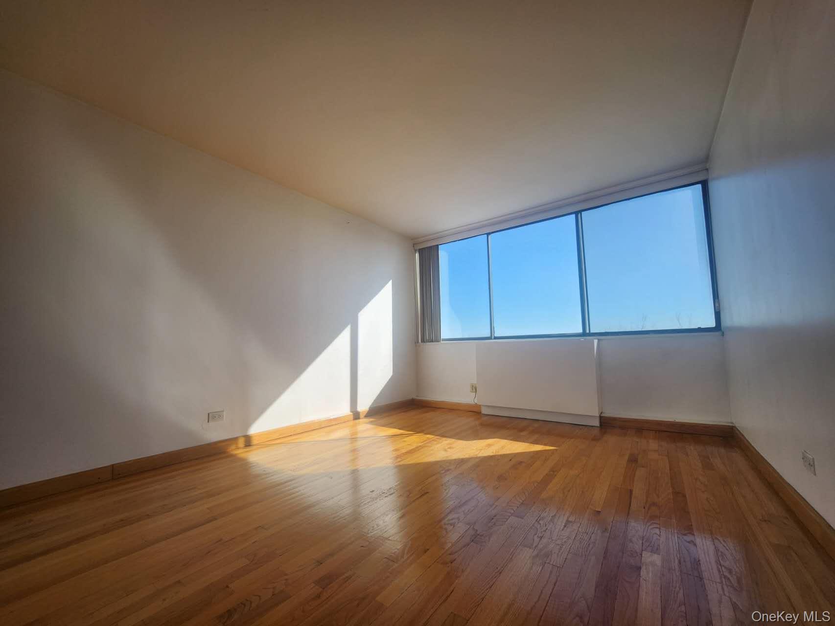 1 Bay Club # 8 U, Bayside, NY 11360