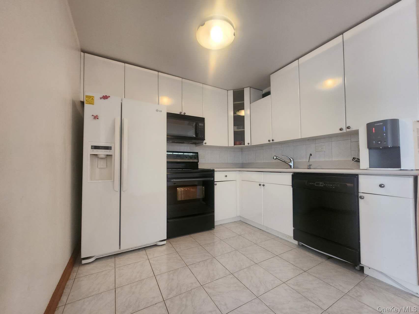 1 Bay Club # 8 U, Bayside, NY 11360