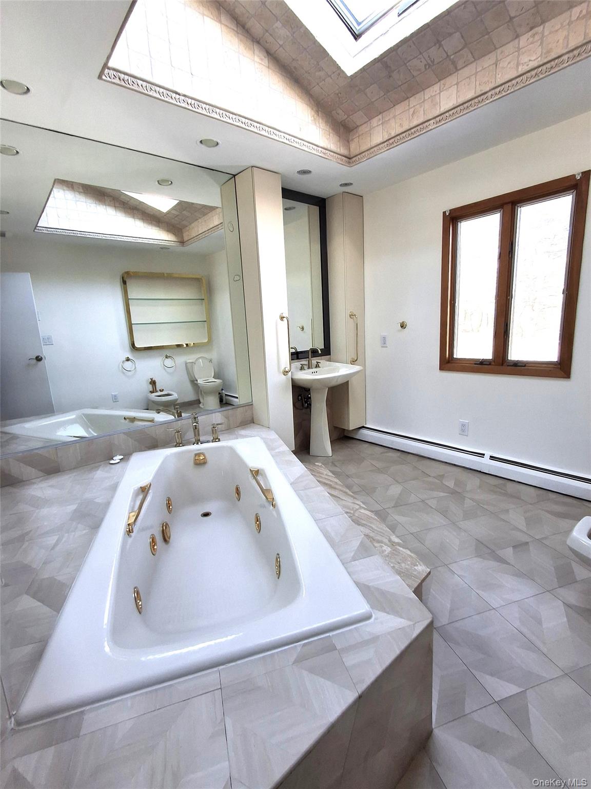 342 Everard Street, Dix Hills, NY 11746