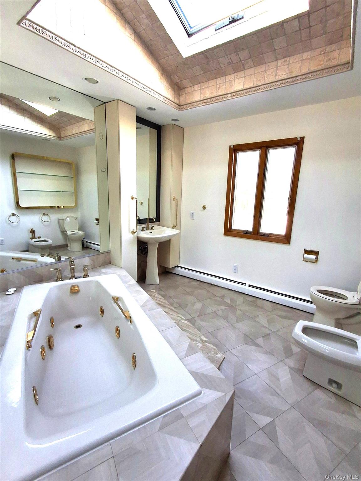 342 Everard Street, Dix Hills, NY 11746