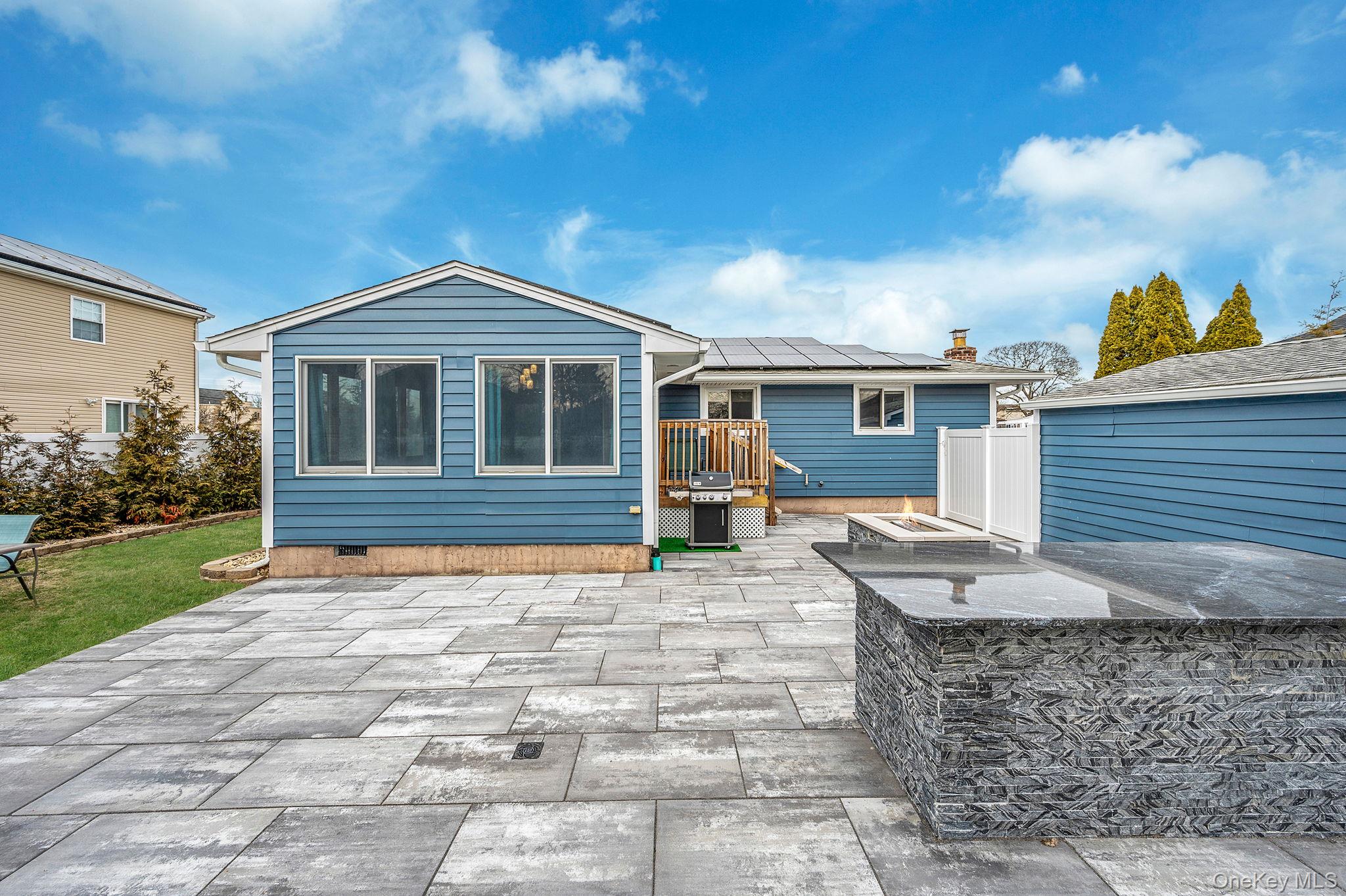 6 Rugby Drive, Shirley, NY 11967