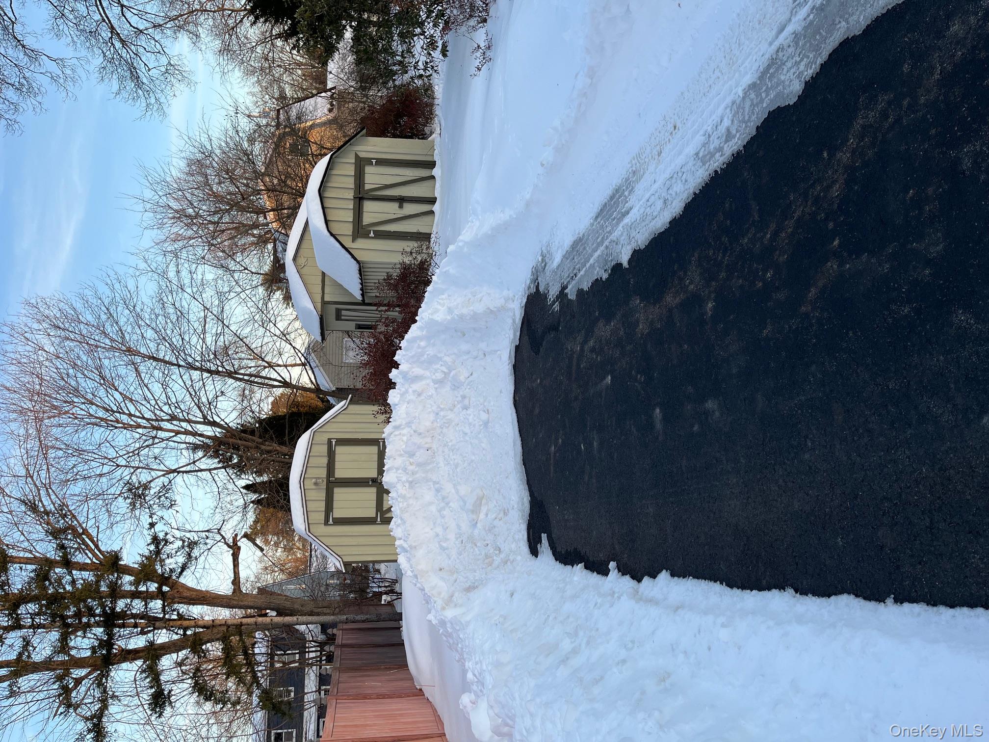 1011 Mountain View Court, Kingston, NY 12401