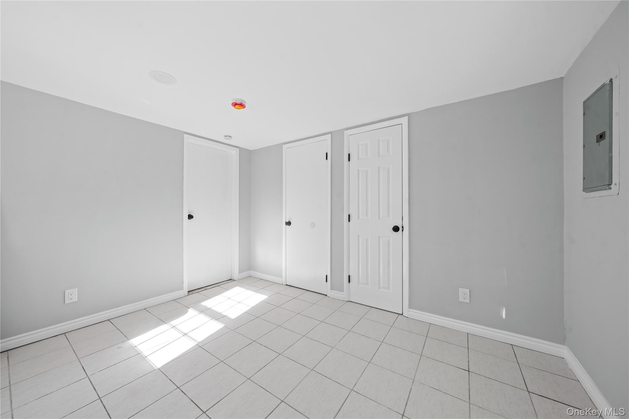 19 Scotchpine Drive, Islandia, NY 11749