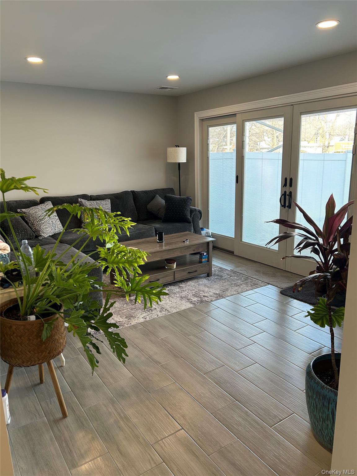 Lindenhurst, NY 11757