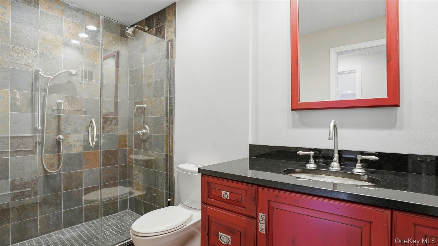 22 Park Place # 4T, Great Neck, NY 11021