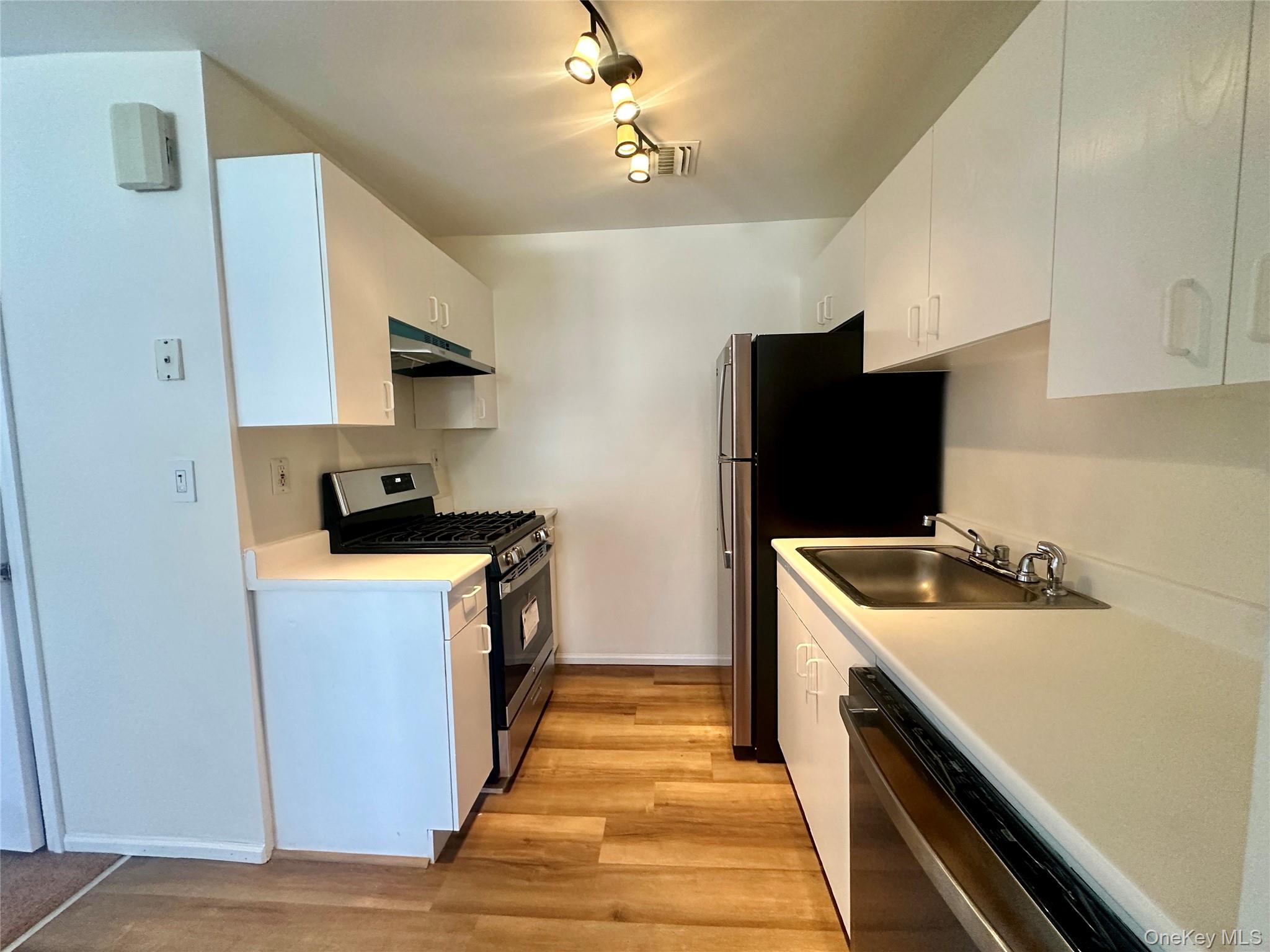 82 High Street # 5, Chester, NY 10918