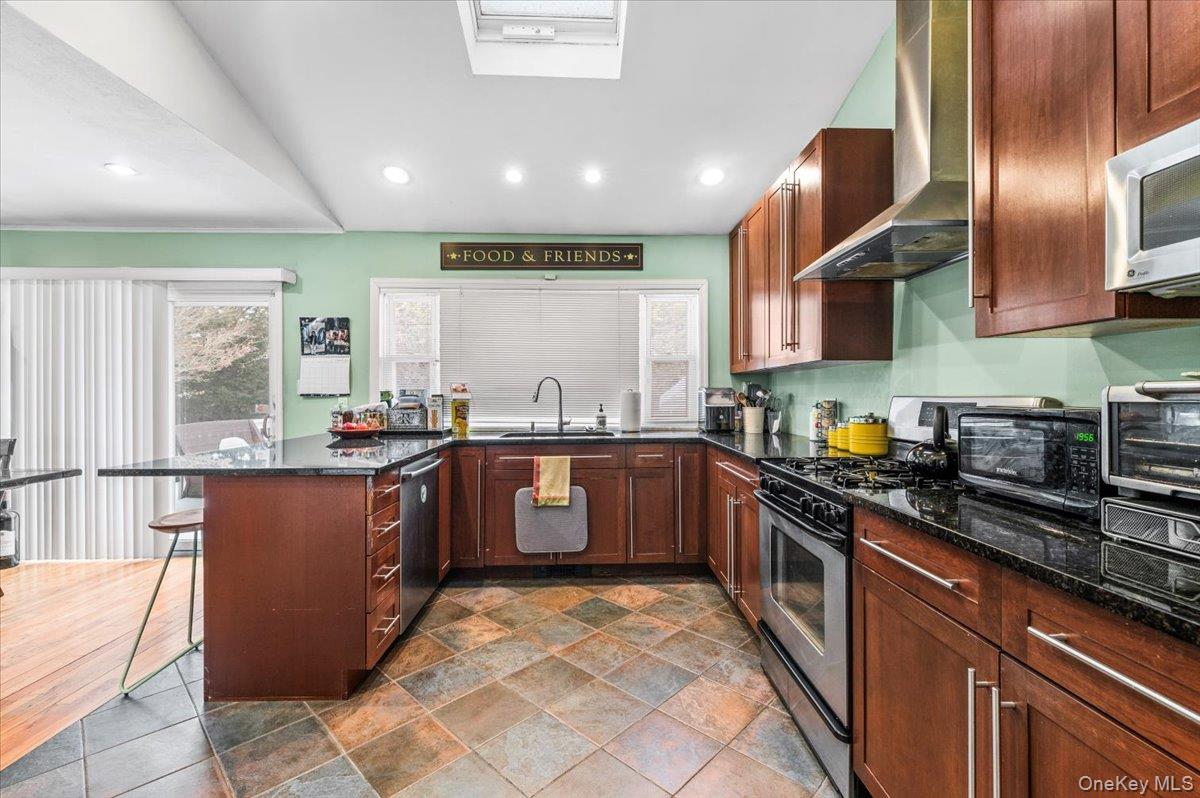 201 Martin Drive, Syosset, NY 11791