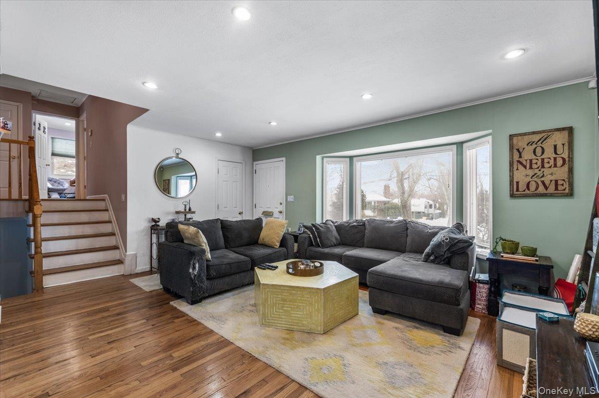 201 Martin Drive, Syosset, NY 11791