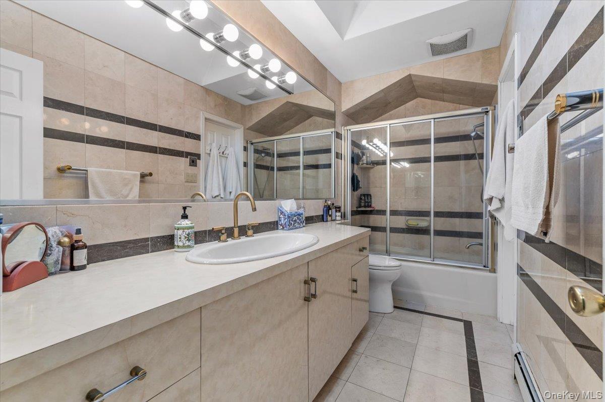 201 Martin Drive, Syosset, NY 11791