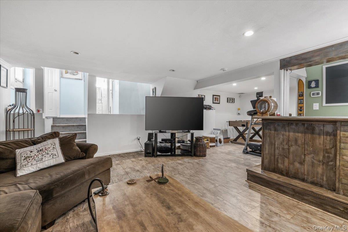 201 Martin Drive, Syosset, NY 11791