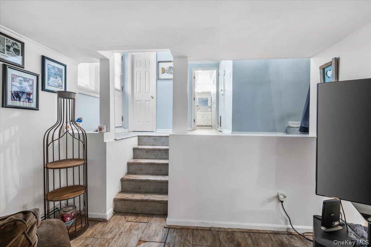 201 Martin Drive, Syosset, NY 11791