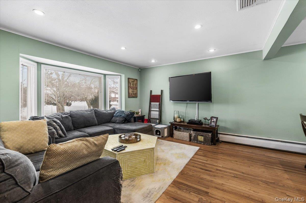 201 Martin Drive, Syosset, NY 11791