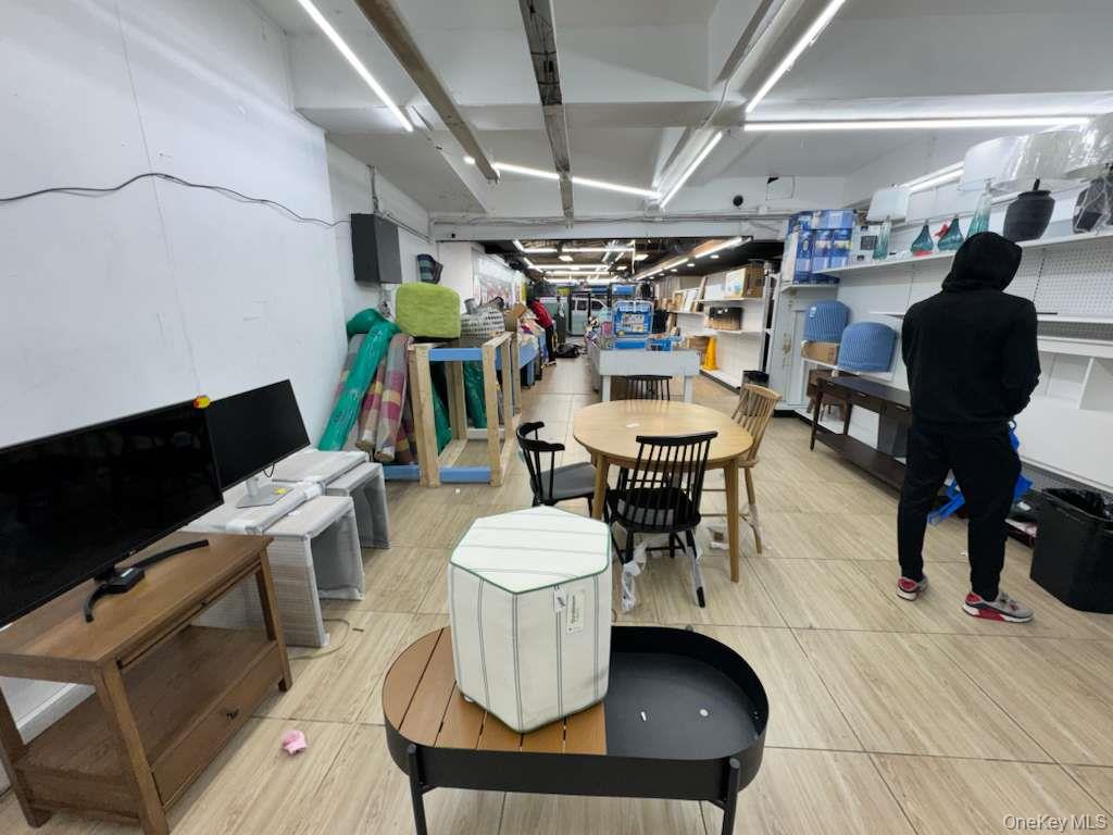 272 E 198th Street, Bronx, NY 10458