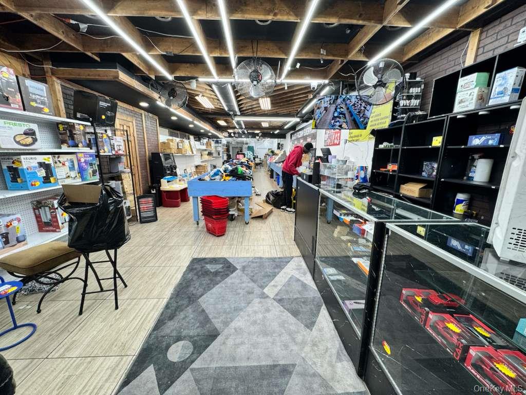 272 E 198th Street, Bronx, NY 10458