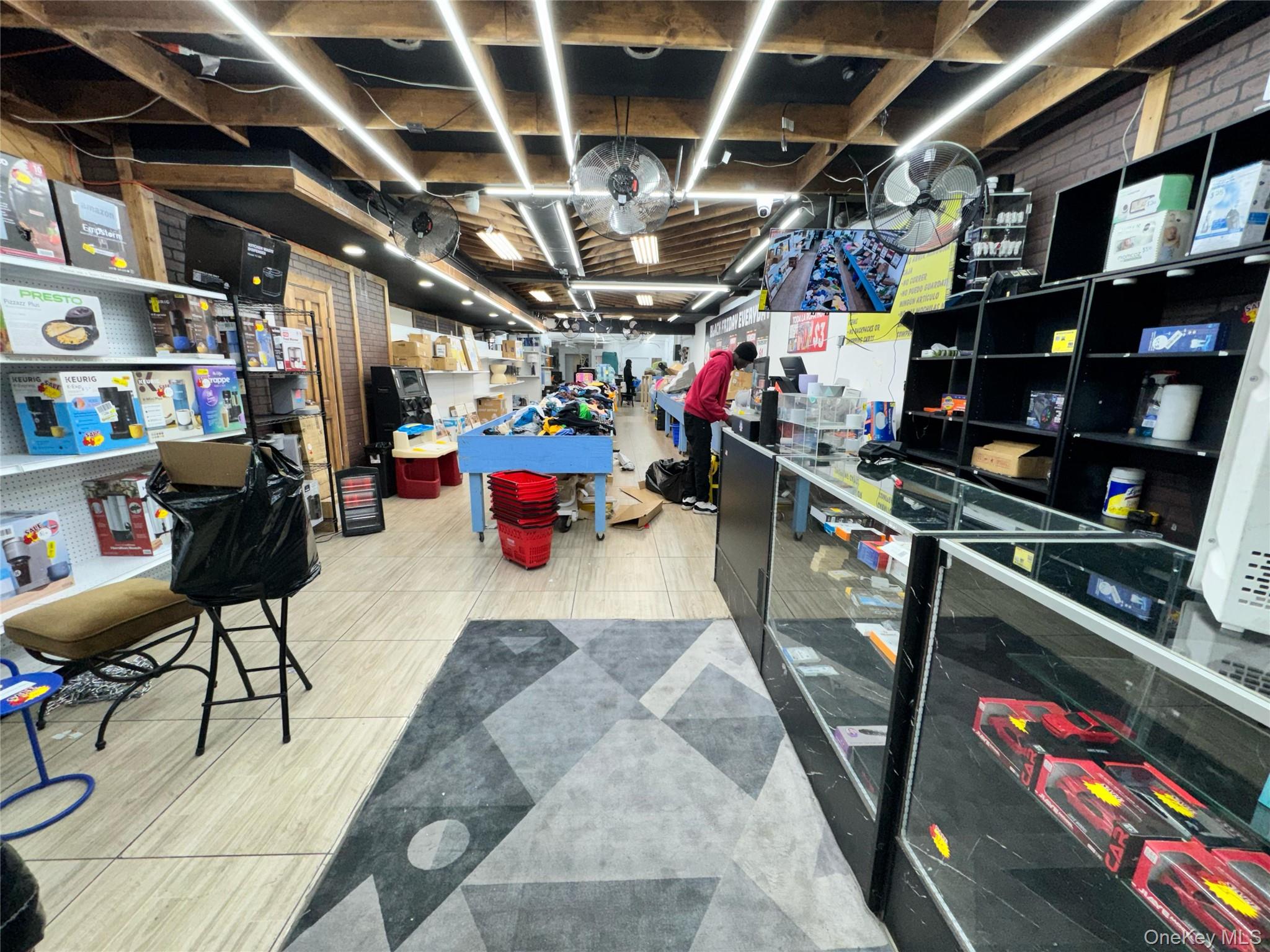 272 E 198th Street, Bronx, NY 10458