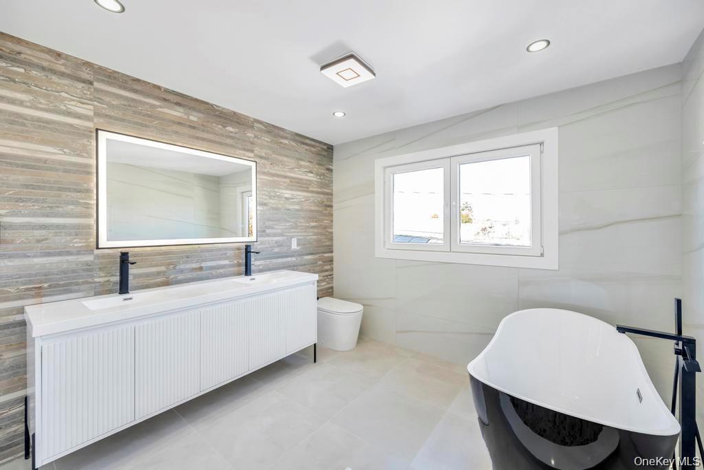 143 Farmedge Road, Levittown, NY 11756