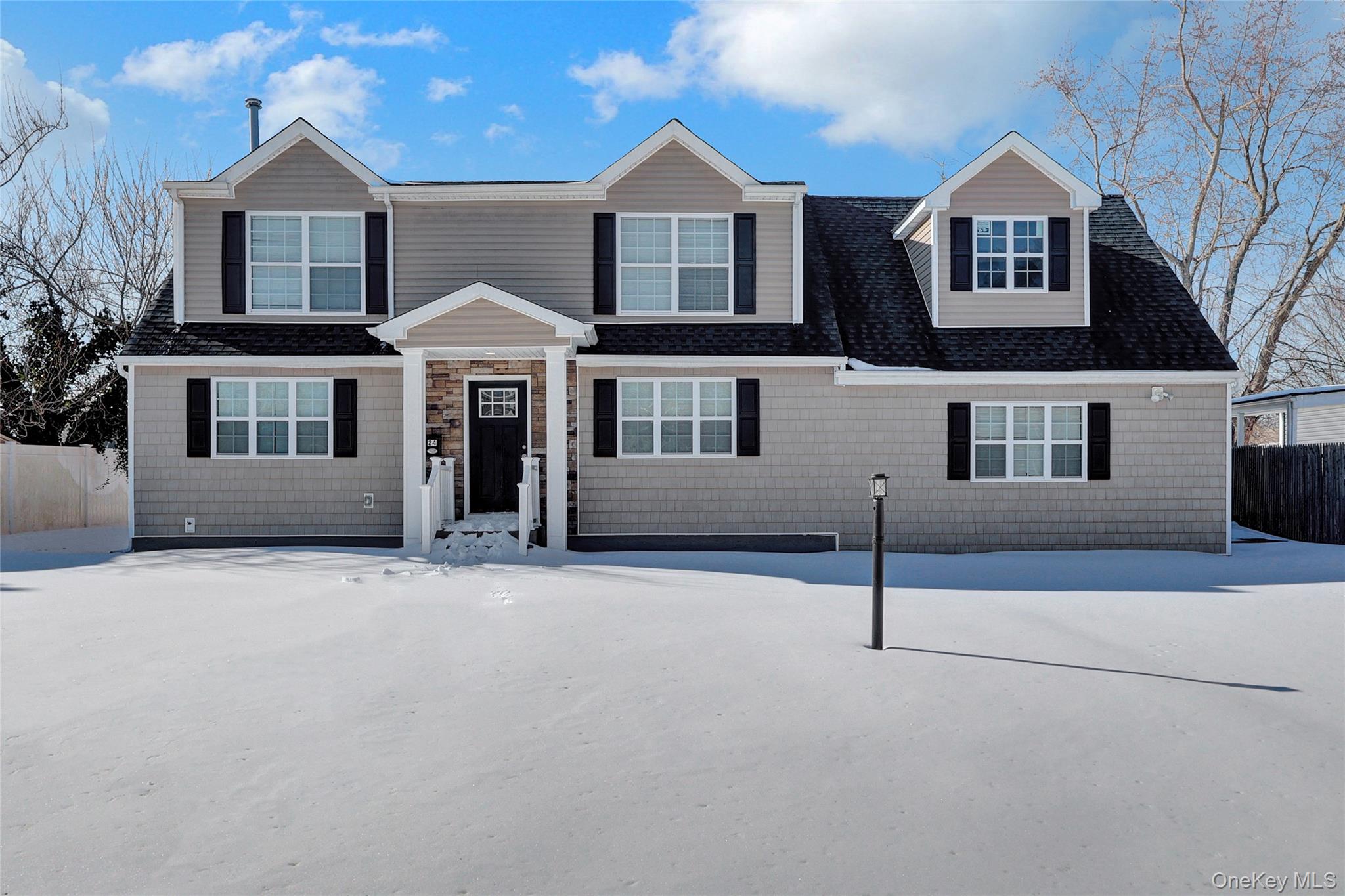 24 Arbor Lane, Centereach, NY 11720