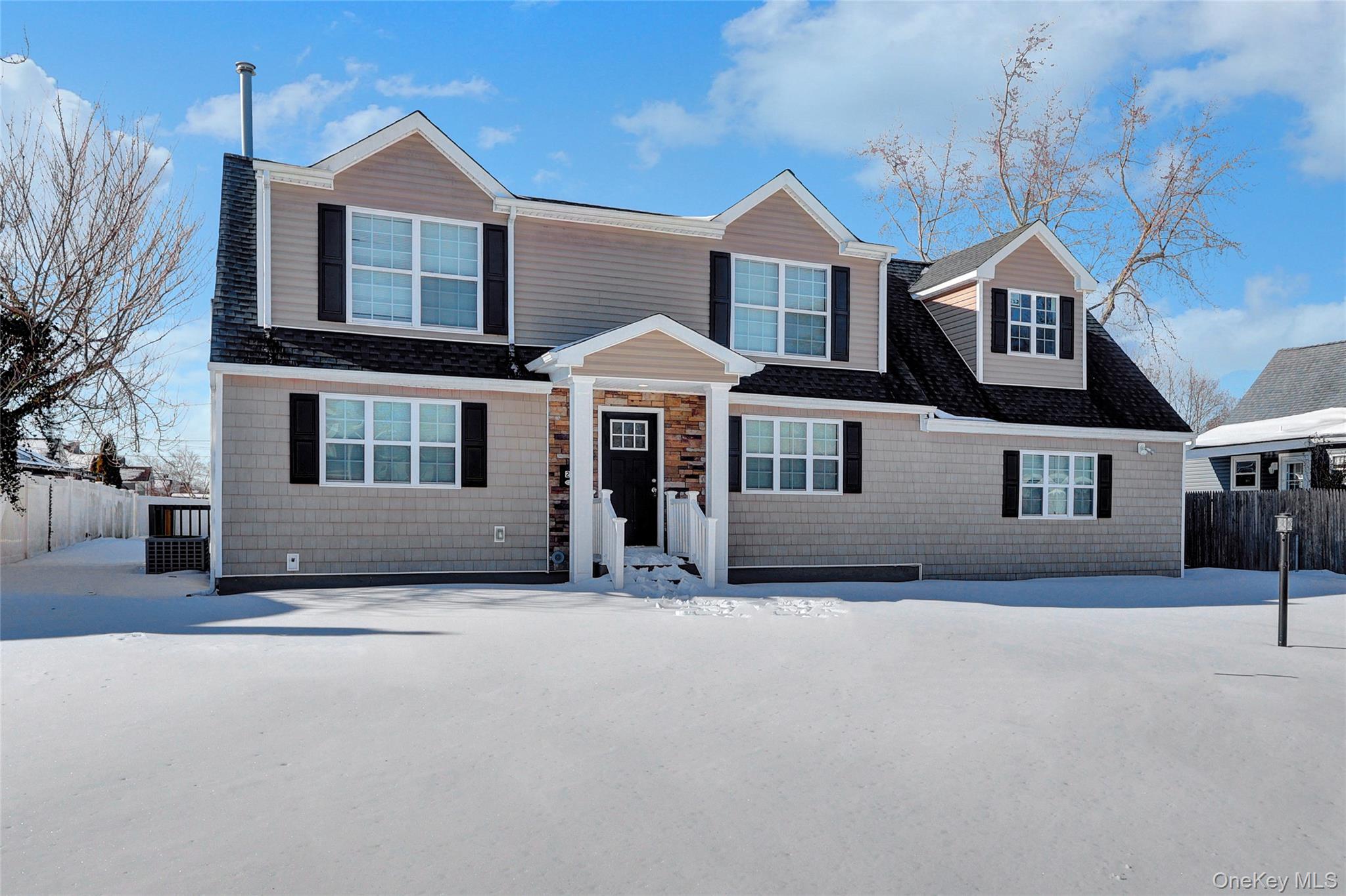 24 Arbor Lane, Centereach, NY 11720