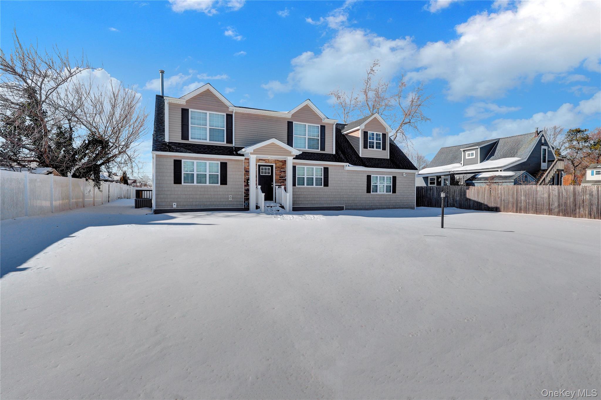 24 Arbor Lane, Centereach, NY 11720