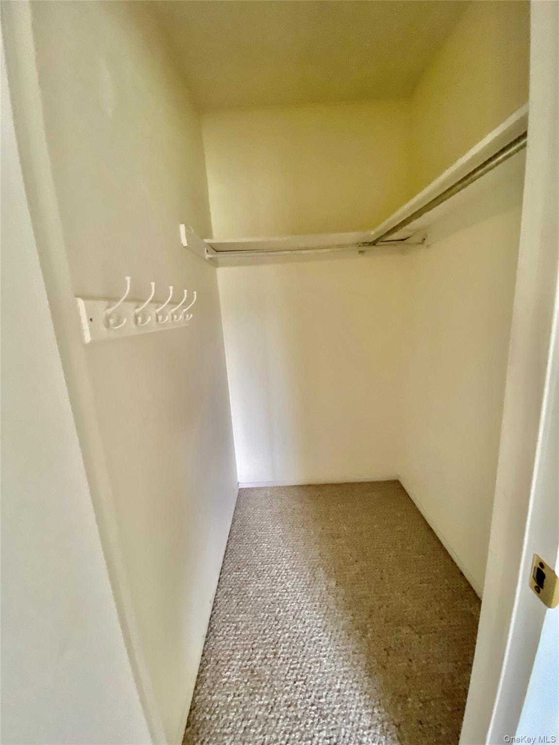 75 Greenway Close # 1, Rye Brook, NY 10573