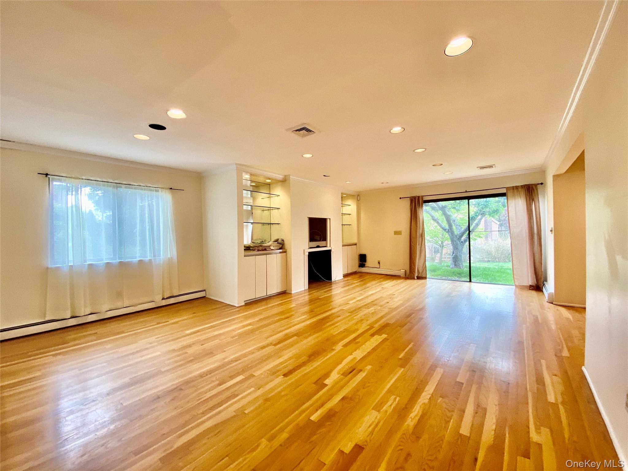 75 Greenway Close # 1, Rye Brook, NY 10573