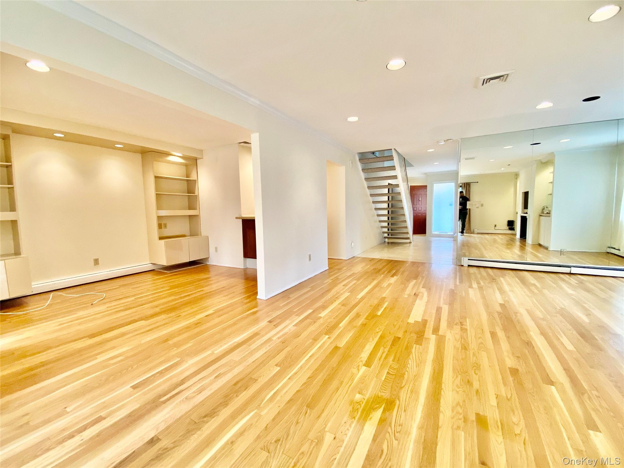 75 Greenway Close # 1, Rye Brook, NY 10573