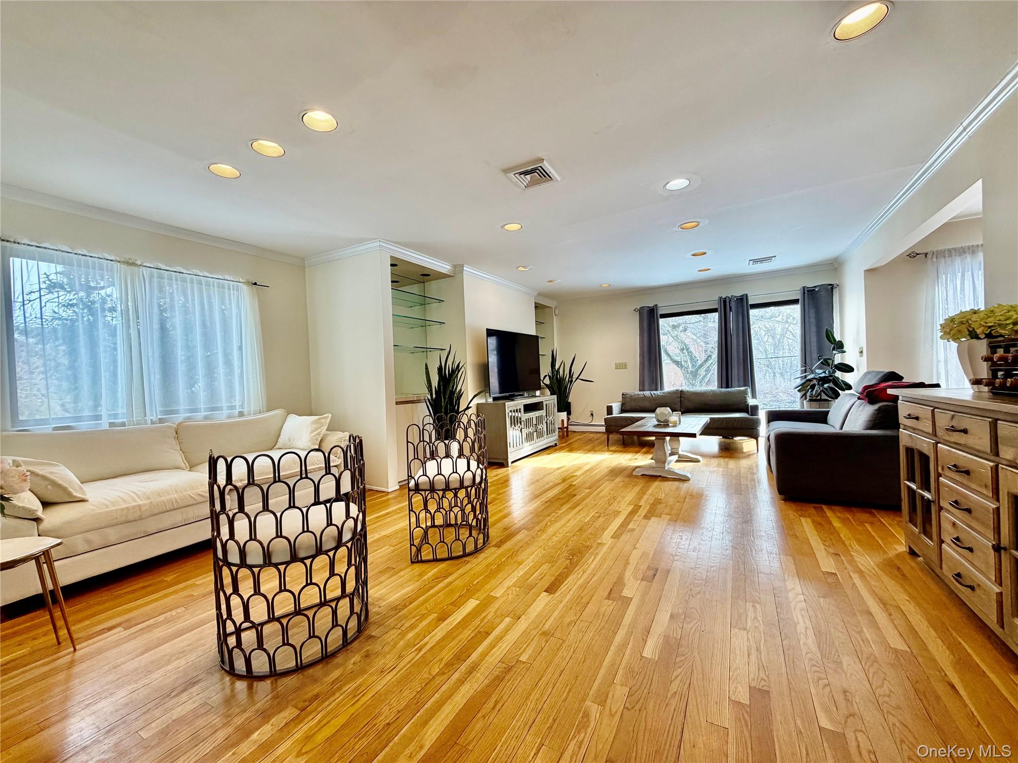 75 Greenway Close # 1, Rye Brook, NY 10573